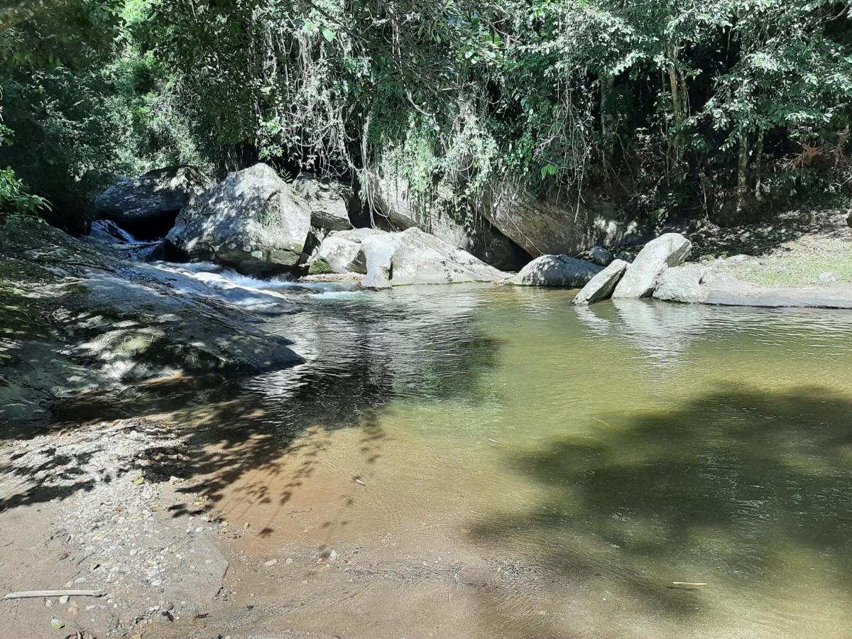 Casa Rosa Lumiar, Cachoeira Particular E Fazendinha Esterno foto
