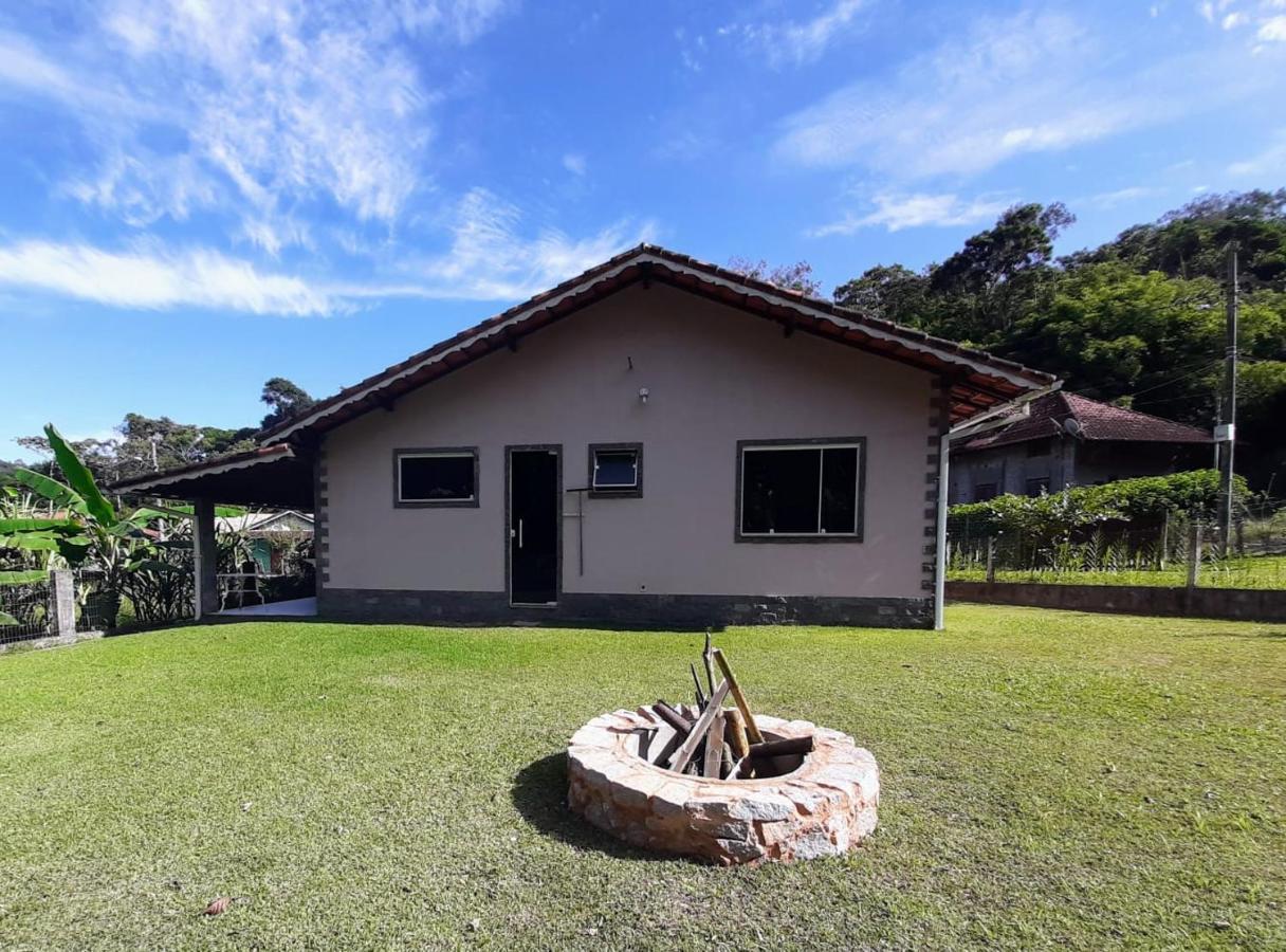 Casa Rosa Lumiar, Cachoeira Particular E Fazendinha Esterno foto